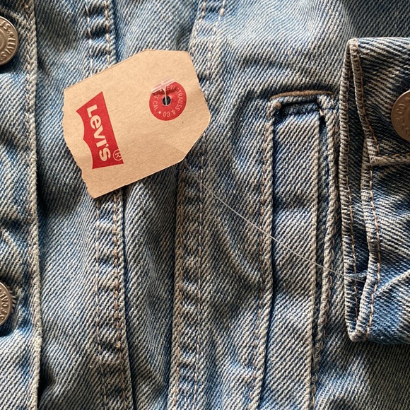 Levi’s Denim Jean Jacket - Picture 4 of 6